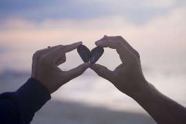 分手一年后,如何挽回她?—— 一份理性与情感并存的指南 分手一年后,如何挽回她?—— 一份理性与情感并存的指南